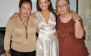 Emilia junto a sus abuelas