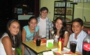 O aniversariante com Débora Machado, Rafa, Milena e Pedro
