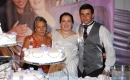 O casal com a avó da noiva, Amélia Barbosa 