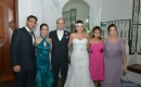 Leonara e Carlos Renato com familiares do noivo: o cunhado Leandro Castro, a irmã Rachel, Laura Lonel e a mãe do noivo, Fani Lonel 