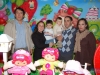 A aniversariante com os pais e os tios Angelo e Deisy Ribeiro e primo Martin 