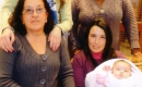 Chaiana com a sobra Nilza Cardoso, a sobrinha Maine (em pé), a cunhada Márcia e a pequenina sobrinha Julia