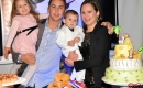 Bruno con sus padres Martin Porto y Claudia Olivera y su hermanita Sofia