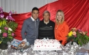 O aniversariante com o neto Jaime Fontoura e Thayná dos Santos