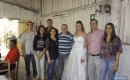 Fernanda com os amigos Lucas, Carolina e Francisco, Raul Costa e Ana Lu Fialho, bem como o patrão do CTG, Nazur Fialho e a esposa Lucia