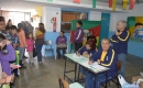 Integrantes do Lions Clube de Livramento durante a atividade na escola Saldanha Marinho