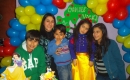 Victoria junto a tía Anny y primos ( de izq a der) Abdel, Hakim y Samia 