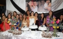Da esquerda para a direita: Valesca, Daiane, Victória, Priscila, Scheila, Rafaelly, Angélica, Rosali, a noiva, Márcia, Elis, Naira e Maira
