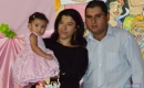Valentina com os pais Sonia e Thiago