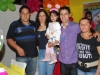 Verônica com seus papais Vanderson e Viviane e os dindos Dilma e André 