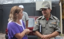 A engenheira Elda Nicollini conversa com o tenente Martins, dos Bombeiros, sobre alguns aspectos da área