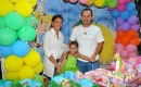 Gabriela festejó su cumplea  nro 5 . en la foto con mamá Diana y papá Joaquín 