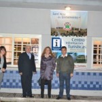 Ney Olivera, Abgail Pereira e Wainer Machado no Centro de Informações Turísticas