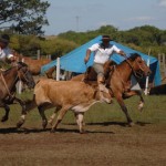 A paleteada em dupla foi uma das competições realizadas na 12 Campereada do Grupo Tradicionalista Nascente do Ibirapuitã