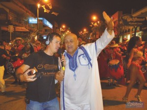 Julio Sosa “Kanela” participando en la transmisión de RCC FM 95,3