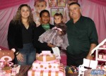 Ana Luyza com os avós Maria Fatima Acosta, Marcos Aurélio Acosta e a tia Indiara Acosta